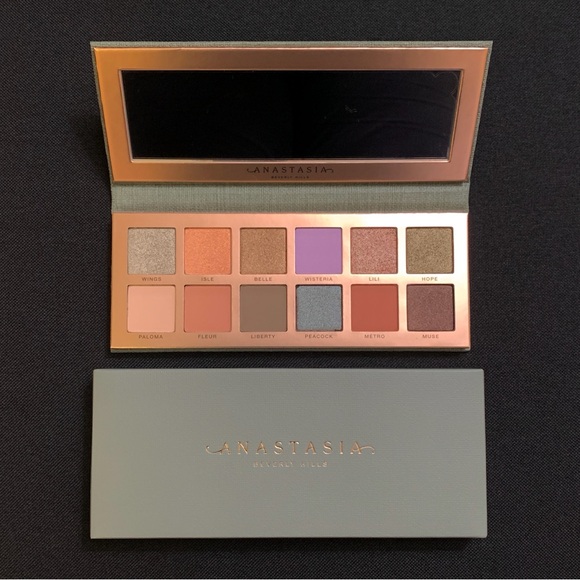 ANASTASIA BEVERLY HILLS Nouveau Metallic & Matte Eyeshadow Palette — Full Size - Picture 1 of 4
